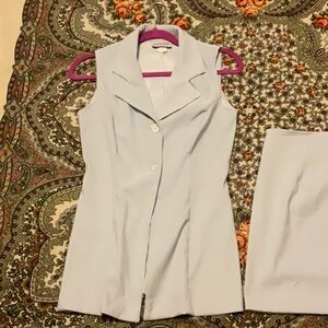 Selling set two-piece size 4